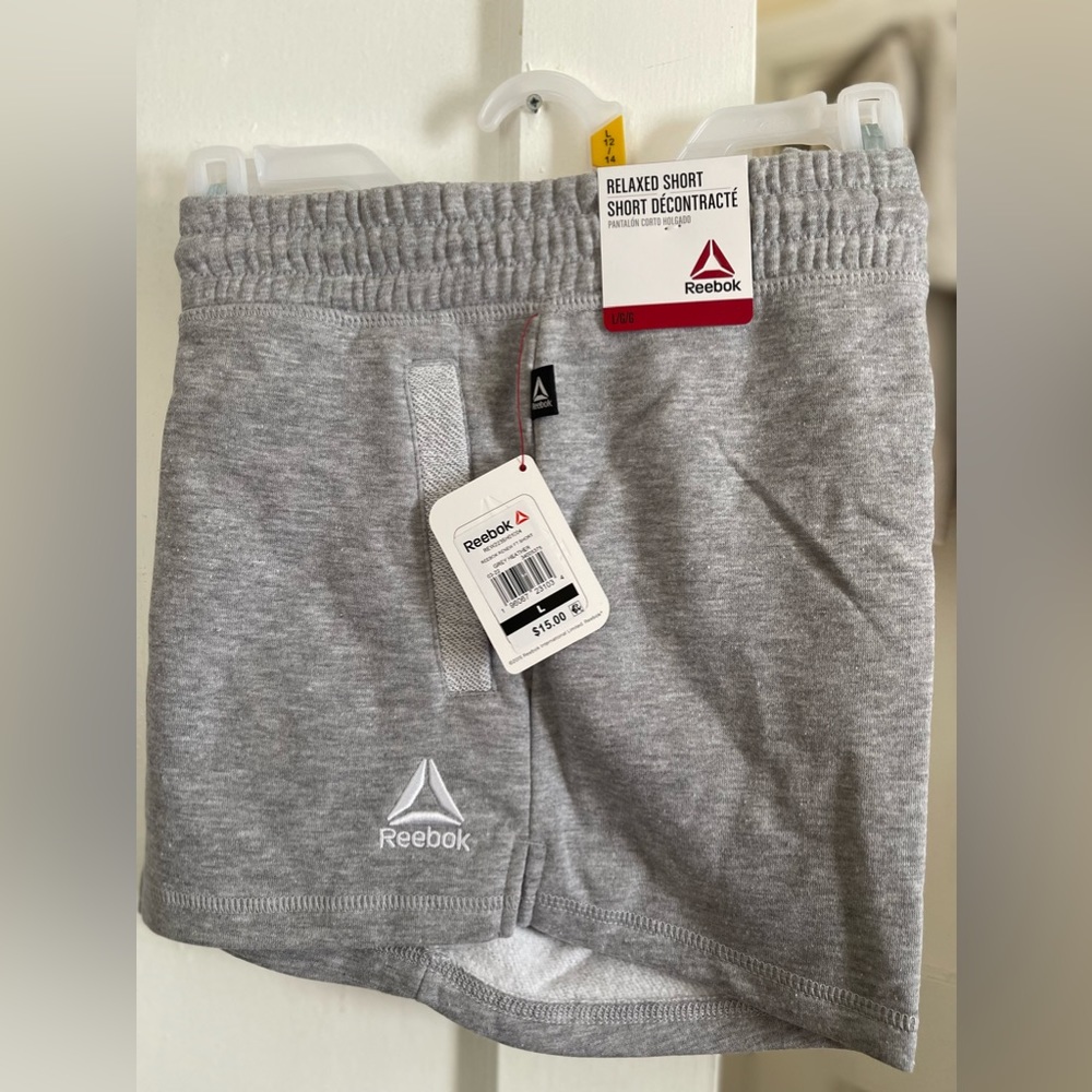 Women’s Reebok Relaxed Short Size Large NWT
